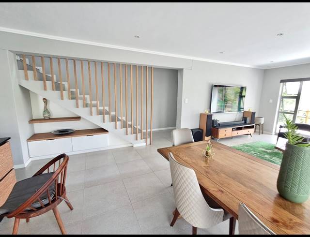 3 BEDROOM TOWNHOUSE FOR SALE IN PALM LAKES ESTATE